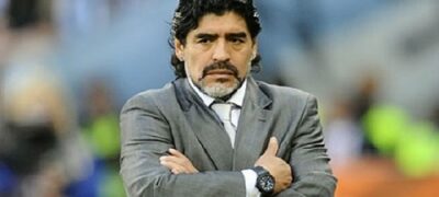 Maradona reativa carreira de  treinador e acerta com time árabe