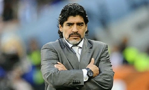 Maradona reativa carreira de  treinador e acerta com time árabe