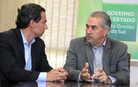 Governador e prefeito vão a Brasília tentar verba para 1,2 mil casas