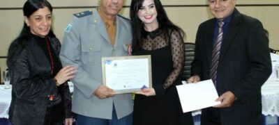 Em noite solene, vereadores homenageiam 44 personalidades