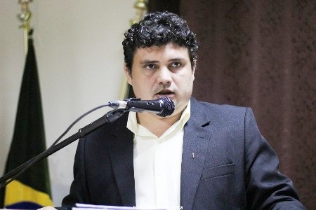 Vereador Johnys quer regulamentação de reeleição de diretores de escolas       