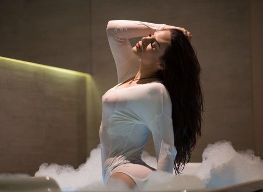 Ex-dançarina do Aviões do Forró, Rayssa Melo posa para ensaio sensual e dispara: ‘Toca em mim quem eu quiser’