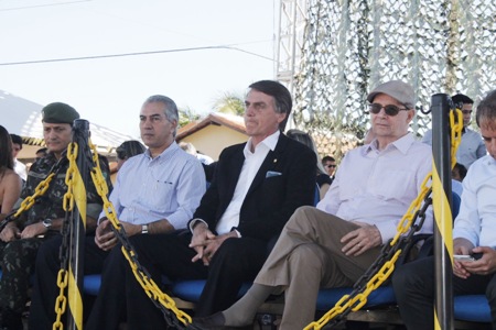 Em passagem pelo Mato Grosso do Sul, Bolsonaro é ovacionado em Nioaque