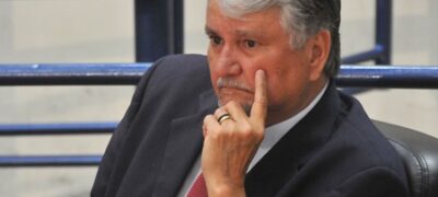 Funcionários demitidos acusam  Zeca do PT de ser caloteiro