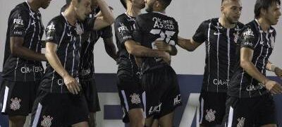 Jadson volta ao Corinthians após recondicionamento físico