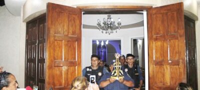 Imagem Peregrina de Nossa Senhora Aparecida é ovacionada em Ponta Porã