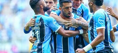 Grêmio goleia Sport e diminui vantagem para o Corinthians