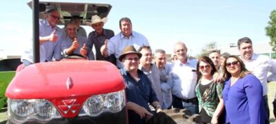 Vereadores murtinhenses acompanham governador durante a visita no município