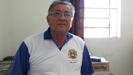 Motorista questiona ausência de vereador funcionário do correio ao trabalho
