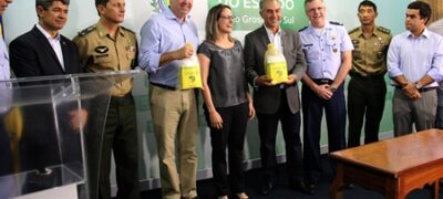Prefeituras e governo assinam termo de cooperação com o Ministério da Defesa para receber Projeto Rondon