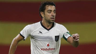 Xavi condena estilo e critica contratações do Barcelona