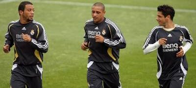 Ex-lateral Roberto Carlos revela quem quase arruinou sua carreira