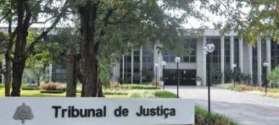 Justiça manda plano de saúde pagar cirurgia para retirar seios de transexual
