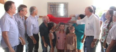 Manoel Viais e Reinaldo Azambuja inauguram escola moderna em Caracol
