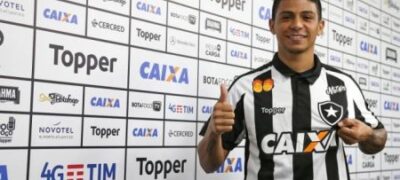 Renatinho já se escala para clássico contra o Flu e elogia Botafogo