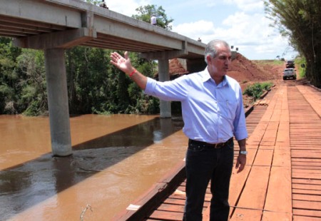 Governo já entregou 35 pontes de concreto em áreas críticas e garante segurança aos municípios