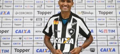 Kieza é regularizado no Botafogo e pode estrear sábado