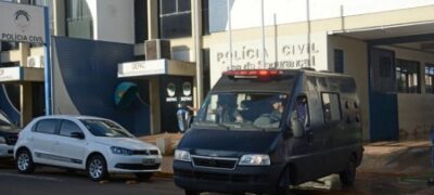‘Golpe da Boneca’ ameaça expor falsa intimidade de médicos da Capital com travestis