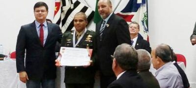 Mestre Roosevelt Barbosa condecorado com a mais alta comenda do Karate Go Ju Ryu