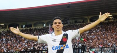 Vasco e Bayer Leverkusen oficializam transferência de Paulinho