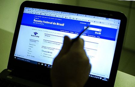 Prazo para entrega do Imposto de Renda vai até 30 de abril