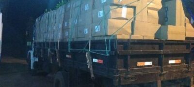 Polícia Militar de Bela Vista apreende caminhão carregado de cigarros contrabandeados