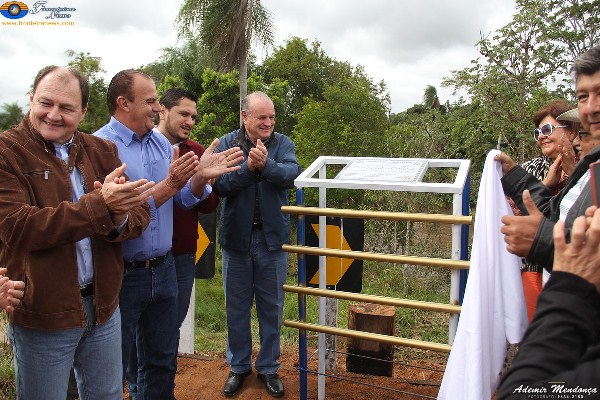 Família de Elvira Loubet Cardoso agradece ao prefeito Manoel Viais pela homenagem