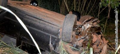 Tenente-coronel da PM fica preso às ferragens após capotar veículo e cair em ribanceira