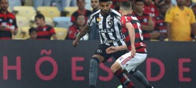 Após segunda expulsão, Aguirre é defendido