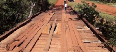 Vereador Hemerson Buiu pede reforma em Ponte de madeira que corre o risco de cair, alertam moradores.