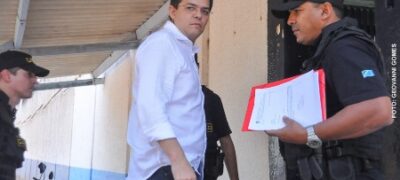 TJ/MS suspende julgamento e Olarte garante mais dias distante do xadrez