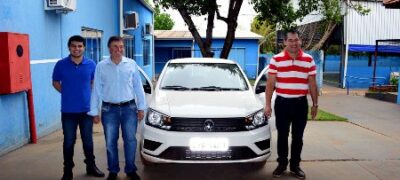 Guia Lopes da Laguna: Prefeitura entrega carro para APAE