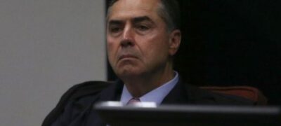 Ministro do TSE proíbe PT de apresentar Lula como candidato