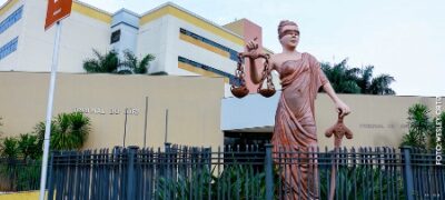 Pai que agrediu filha de 13 anos por notas baixas na escola vai continuar preso