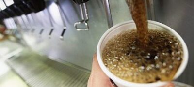Deputados querem proibir venda de refrigerante em escolas