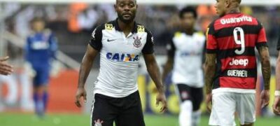 Empresário quer atacante Vagner Love no Flamengo