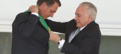 Após receber faixa, Bolsonaro defende fim de corrupção e de vantagens