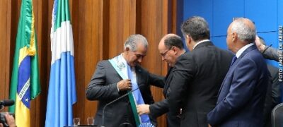 Em discurso de posse, Reinaldo diz que reeleição é vitória de ‘novo jeito de fazer as coisas’