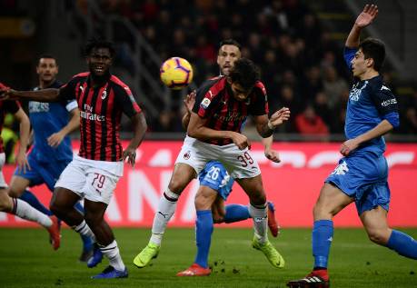 ‘Voando’ no Italiano, Milan vence o Empoli e cola na rival Internazionale