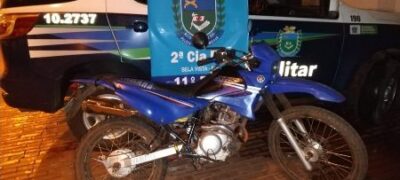 Polícia Militar recupera moto furtada no bairro Espírito Santo em Bela Vista