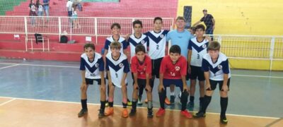 Escolinha Nota 10 Cefron é campeão do futsal no JEMS em Bela Vista