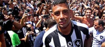 Diego Souza é apresentado no Botafogo