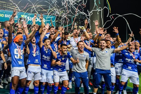 Invicto, 100% na Libertadores e campeão mineiro: título ratifica início de temporada do Cruzeiro