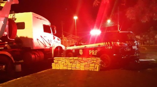 Motorista demonstra nervosismo e PRF encontra 160 kg de cocaína