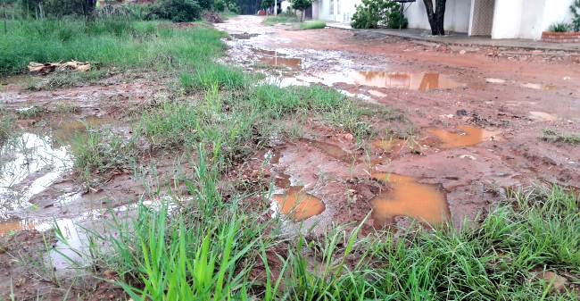 Vereador Hemerson Buiu cobra melhorias nas Ruas no Bairro Trevo