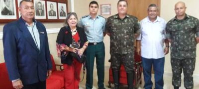 Vereador Hemerson Buiu prestigiando a entrega da Boina Preta e comemoração ao Dia da Cavalaria