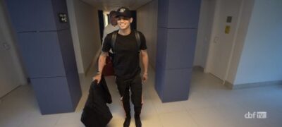 Thiago Silva e Alex Sandro se apresentam à seleção brasileira para a Copa América