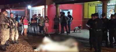 Homem é executado a tiros  por dupla em frente à escola