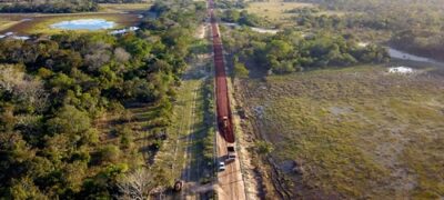 Estradas implantadas pelo Estado mudam o modelo da pecuária na região do Pantanal