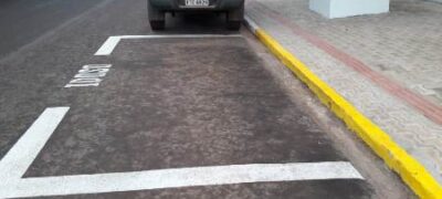 Atendendo pedido do vereador Xetinho, Bradesco constrói calçada e estrutura para deficiente visual e cadeirante